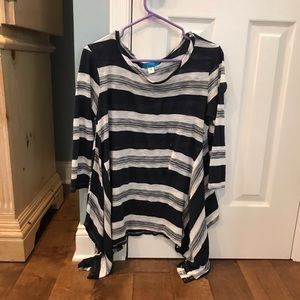 Francesca’s Long sleeve Top 🦋🦋🦋